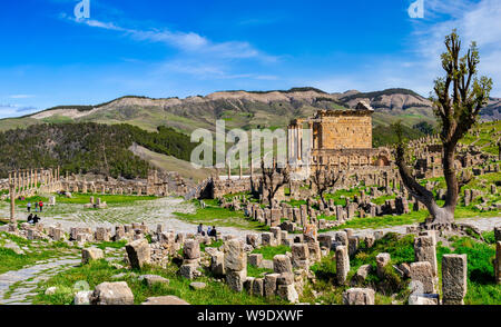 Algeria, Djemila Città, le rovine romane della città di Djemila, UNESCO, W.H. ,Forum e Settimio Severo tempio Foto Stock