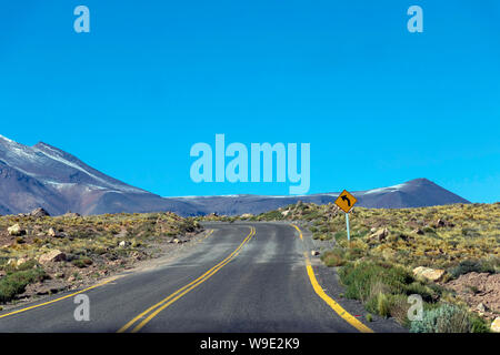 Strada del deserto di Atacama, Cile : lo sfondo con copia spazio per il testo Foto Stock