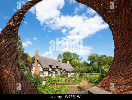 Anne Hathaway cottage è un cottage in paglia in un giardino cottage inglese Shottery vicino Stratford Upon Avon Warwickshire Inghilterra UK GB Europa Foto Stock