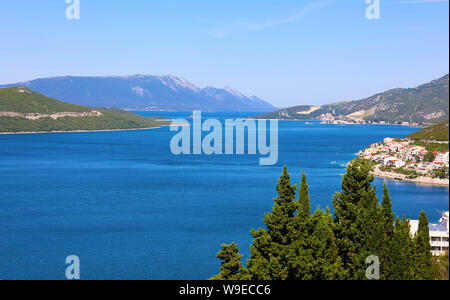 Splendida vista panoramica del Mare Adriatico da Neum città in Bosnia ed Erzegovina, Europa Foto Stock