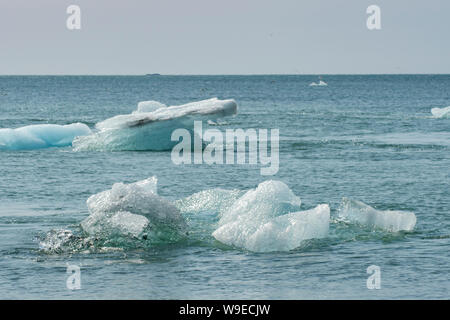 Diamond ghiaccio a Jokulsarlon Beach, Vatnajokull NP, Islanda Foto Stock
