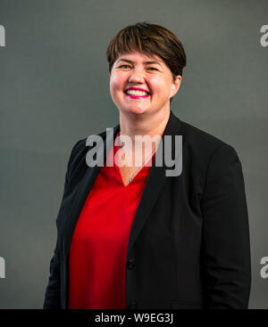 Edimburgo, Scozia, Regno Unito, 13 agosto 2019. Edinburgh International Book Festival. Nella foto: Ruth Davidson, Partito conservatore scozzese leader, rende il suo libro Festival debutto a discutere di donne che hanno ispirato il suo nuovo libro Sì Lei può, un trattato sul potere delle donne di ispirazione Foto Stock