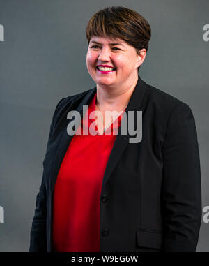 Edimburgo, Scozia, Regno Unito, 13 agosto 2019. Edinburgh International Book Festival. Nella foto: Ruth Davidson, Partito conservatore scozzese leader, rende il suo libro Festival debutto a discutere di donne che hanno ispirato il suo nuovo libro Sì Lei può, un trattato sul potere delle donne di ispirazione Foto Stock