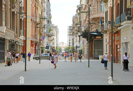 BARI, Italia - 28 luglio 2019: vista del teatro Teatro Margherita a Corso Cavour Avenue a Bari, Italia Foto Stock