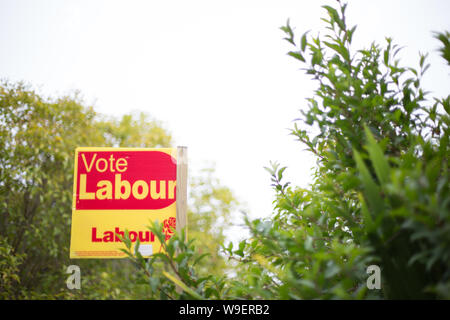 Un voto del partito laburista sfondo segno utilizzato nella campagna politica prima di elezioni generali britanniche Foto Stock