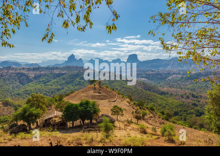 Un paesaggio mozzafiato in vista delle Simien Mountains National Park, Etiopia Foto Stock