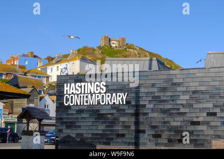 Hastings Galleria d'Arte Contemporanea (precedentemente la Galleria Jerwood) Rock-a-strada Nore, Hastings Old Town, East Sussex, Regno Unito Foto Stock