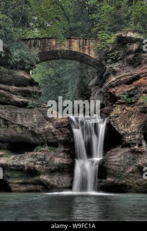 Upper Falls, Old Man's Cave, Hocking Hills State Park, Ohio Foto Stock