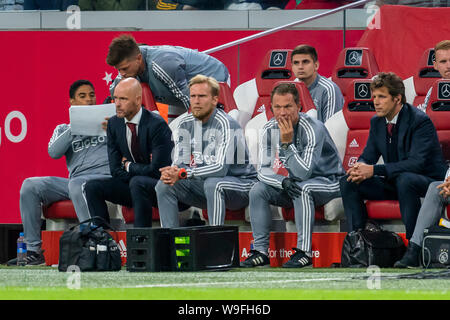 AMSTERDAM, Paesi Bassi, 13-08-2019, calcio, Johan Cruijff ArenA, Champions League terzo turno di qualificazione, stagione 2019-2020, lettore Ajax Klaas Jan Huntelaar riceve istruzioni, durante la partita Ajax - PAOK, Foto Stock