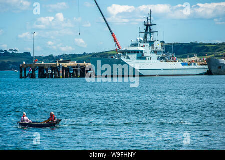 La nona e ultima HMS Severn è un fiume di offshore classe nave pattuglia del British Royal Navy a Falmouth in Cornovaglia, England, Regno Unito Foto Stock
