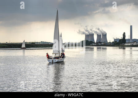 'Potenza' vela - Locale Yacht club derive in Britannia gara Pursuit intorno alla stazione di alimentazione. Foto Stock