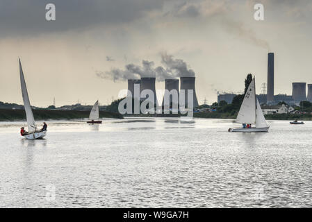 'Potenza' vela - Locale Yacht club derive in Britannia gara Pursuit intorno alla stazione di alimentazione. Foto Stock