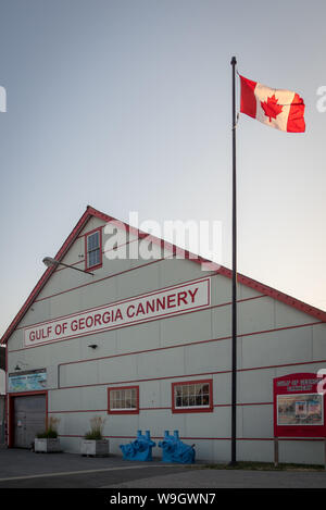 La parte esterna del Golfo di Georgia Cannery, un sito storico nazionale del Canada si trova nel villaggio di Steveston in Richmond, British Columbia. Foto Stock