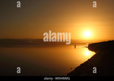 Atardecer en el mar Muerto. tramonto sul mar morto. Giordania, Jordania Foto Stock