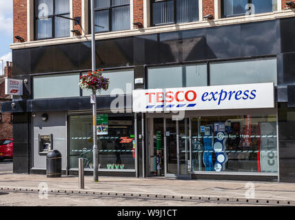 Il ramo di Tesco Express in Linthorpe Road,Middlesbrough,l'Inghilterra,UK Foto Stock