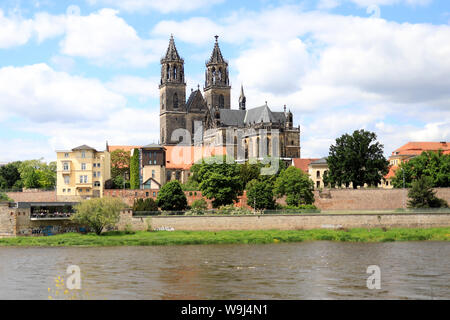 Magdeburg, Germania. 29 Maggio, 2019. Vista sull'Elba per la cattedrale di San Maurizio e Katharina. Credito: Pietro Gercke/dpa-Zentralbild/ZB/dpa/Alamy Live News Foto Stock