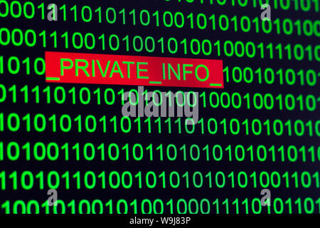 Parole info privato in codice binario verde su sfondo nero Foto Stock