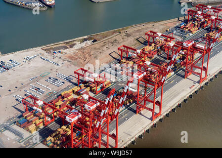 Una veduta aerea di Peel porta dock Liverpool, Merseyside North West England, Regno Unito Foto Stock