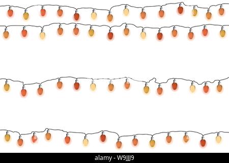 Rosso brillante ghirlande di Natale. Lampadine delle luci su sfondo bianco. Vector illustrayion. Nuovo Anno decorazioni. Illustrazione Vettoriale