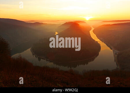 Grande ansa del fiume Saar vicino Orscholz, Mettlach, Saarland, Germania, Europa Foto Stock