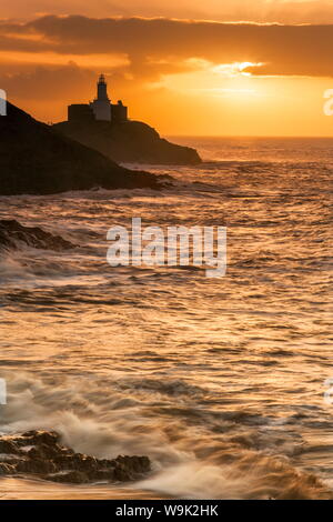 Mumbles Lighthouse, bracciale Bay, Gower, Swansea, Wales, Regno Unito, Europa Foto Stock