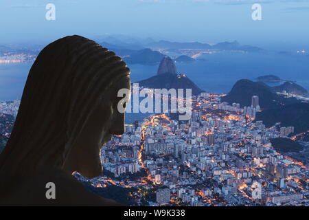 Testa della statua del Cristo Redentore, Corcovado Rio de Janeiro, Brasile, Sud America Foto Stock