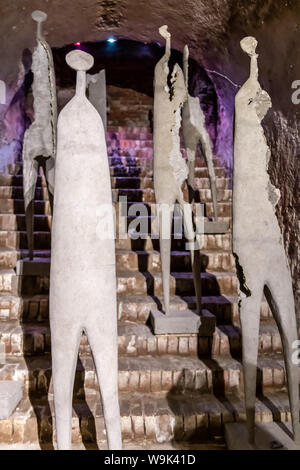 Mostra permanente di statue del famoso scultore ceco Olbram Zoubek in Litomysl Castello Galleria Vault Foto Stock