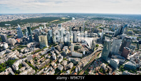 Vista aerea del quartiere finanziario La Defense, Parigi, Francia, Europa Foto Stock