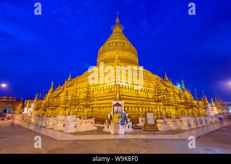 Shwezigon Paya, Bagan (pagano), Myanmar (Birmania), Asia Foto Stock