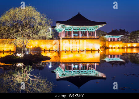 Anapji stagno, Imhaejeon, sito Patrimonio Mondiale dell Unesco, Geongju, Gyeongsangbuk-do, Corea del Sud, Asia Foto Stock