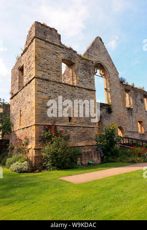 Torre latrina rimane degli arcivescovi di York del palazzo a Southwell, Nottinghamshire Foto Stock