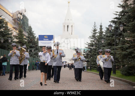 La RUSSIA, KAZAN 09-08-2019: uno strumento a fiato parade - Orchestra del Ministero degli Affari Interni di Kazan Foto Stock