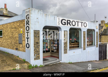 Margate Grotta della Shell. Un grado che ho elencato la metropolitana grotta shell scoperto per la prima volta nel 1835. Foto Stock