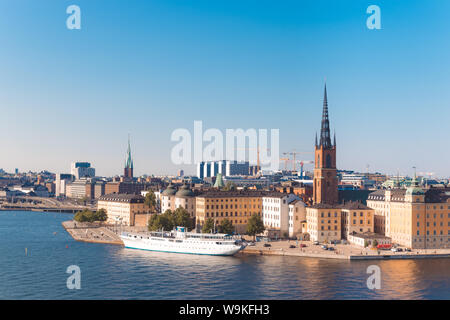 Cityscape immagine dell'architettura del centro storico molo nel quartiere Södermalm di Stoccolma, Svezia Foto Stock