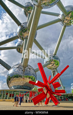 Atomium di Bruxelles, eretto per il 1958 Bruxelles Fiera Mondiale, Belgio. Foto Stock