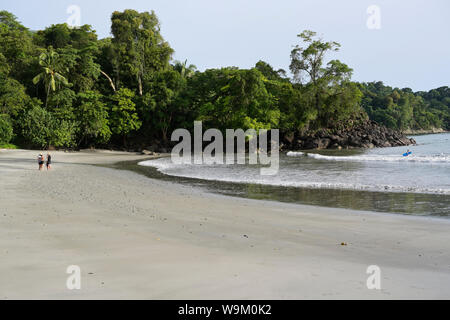 Costa Rica spiaggia Playa Tulemar vicino a Manuel Antonio Foto Stock