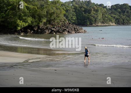 Costa Rica spiaggia Playa Tulemar vicino a Manuel Antonio Foto Stock