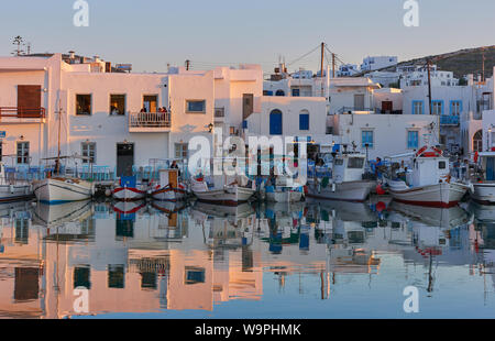 Il porto veneziano a Naoussa , isola di Paros Foto Stock