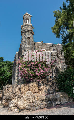 Tabgha, Israele - 18 Maggio 2019 : la chiesa del primato di san Pietro, chiesa francescana in Tabgha, Israele Foto Stock