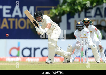 Galle, Sri Lanka. 14 Ago, 2019. Ross Taylor della Nuova Zelanda a giocare un colpo durante il primo giorno del primo test match tra lo Sri Lanka e la Nuova Zelanda a Galle International Stadium. (Foto di Isuru Peiris/Pacific Stampa) Credito: Pacific Press Agency/Alamy Live News Foto Stock