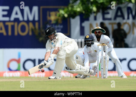 Galle, Sri Lanka. 14 Ago, 2019. Ross Taylor della Nuova Zelanda a giocare un colpo durante il primo giorno del primo test match tra lo Sri Lanka e la Nuova Zelanda a Galle International Stadium. (Foto di Isuru Peiris/Pacific Stampa) Credito: Pacific Press Agency/Alamy Live News Foto Stock