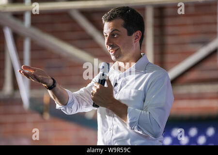 Burlington, Iowa, USA. 14 Agosto, 2019. Il candidato presidenziale Pete Buttigieg tenuto un municipio campagna visita al porto di Burlington in Burlington, Iowa, USA. Credito: Keith Turrill/Alamy Live News Foto Stock