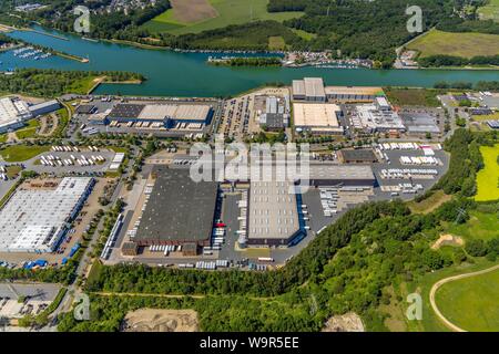 Vista aerea, UPS depot con parcheggio auto, il caricamento dei camion dal servizio di spedizione, parco industriale a Rhein-Herne-Kanal, Bornig in Herne, la zona della Ruhr, Nord Foto Stock