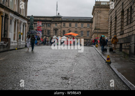 Edimburgo città odl trovanella pioggia estati bagnate giorno Foto Stock