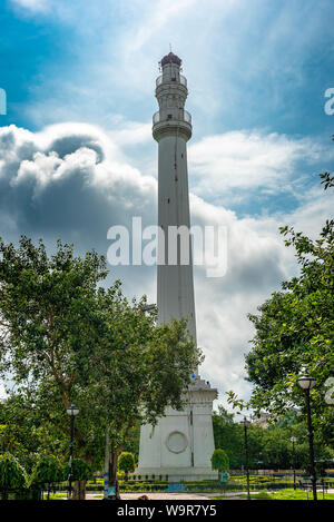 Shaheed Minar,precedentemente noto come il monumento Ochterlony, è un monumento in Kolkata che fu eretta nel 1828 in memoria del grande-generale Sir Foto Stock