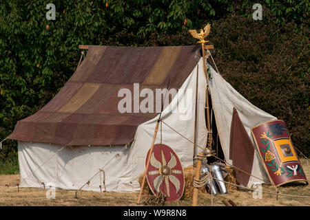 Romani festival, Roman Fort Abusina, tenda, Eining, Bad Goggingen, Neustadt an der Donau, Baviera, Germania Foto Stock