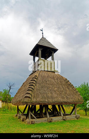 Örség, Wächterregion, Glockenturm, Műemlék harangláb, Reetdach, erbaut 1755 Foto Stock