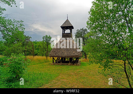 Örség, Wächterregion, Glockenturm, Műemlék harangláb, Reetdach, erbaut 1755 Foto Stock