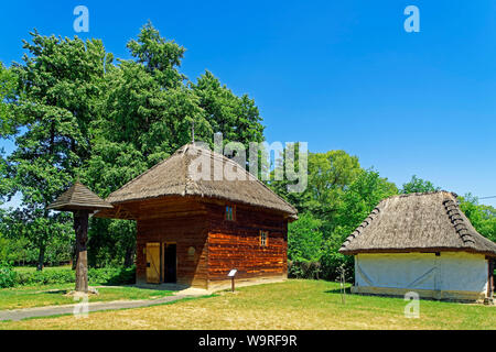 Heimatmuseum, Göcseji Village Museum, Kirche, Holzkirche, Zalacsébi Fatemplom, Glockenturm, Haus, Reetdach Foto Stock