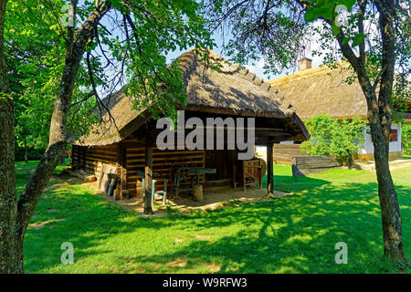 Örség, Wächterregion, Museumsdorf, Pityerszer, Häuser, Reetdach Foto Stock